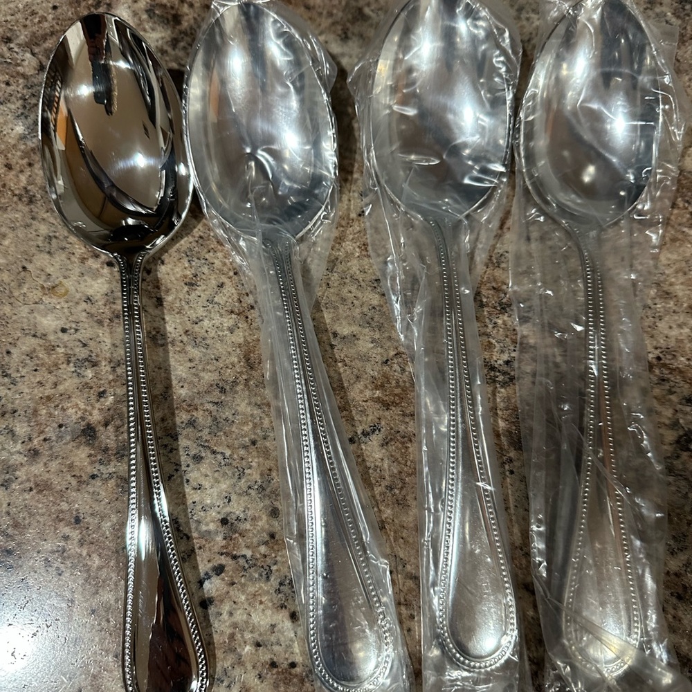 4 large serving spoons